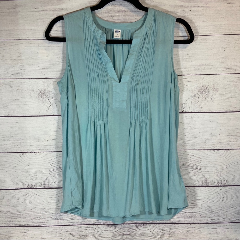 Light blue Old Navy tank top (M)
